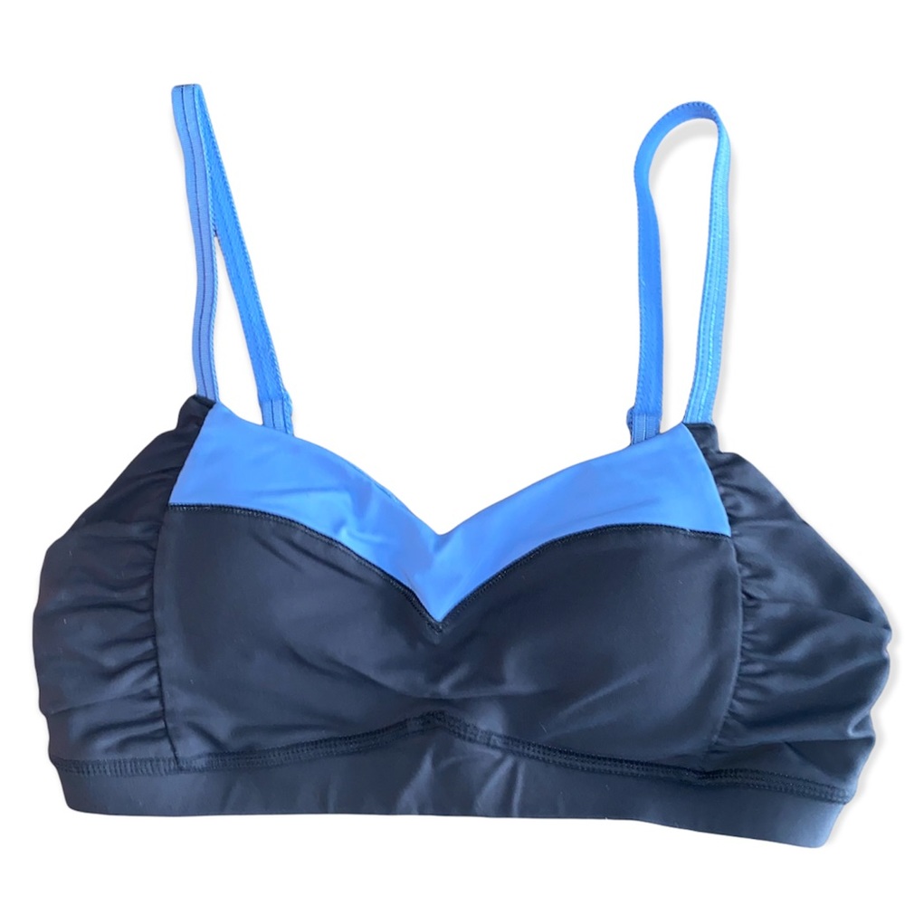 Lululemon sports bra size 4